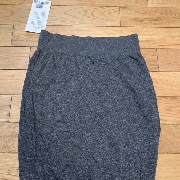 Lululemon boulevard Bliss Skirt size 6 NWT - Picture 5 of 5